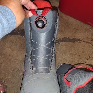 Snow boarding boots